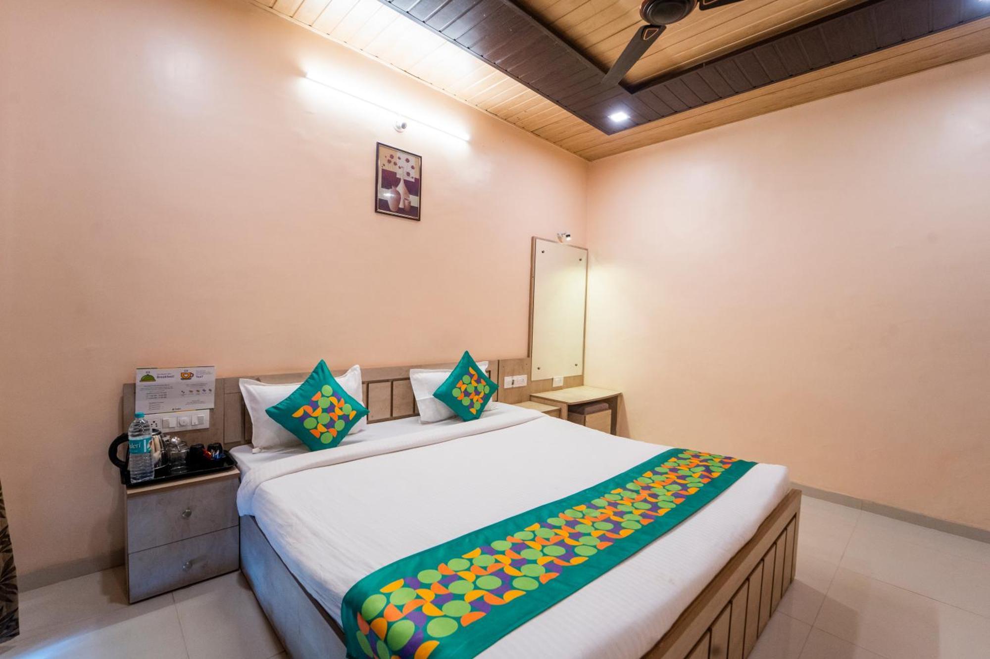 Hotel Treebo Iceberg à Mahābaleshwar Extérieur photo