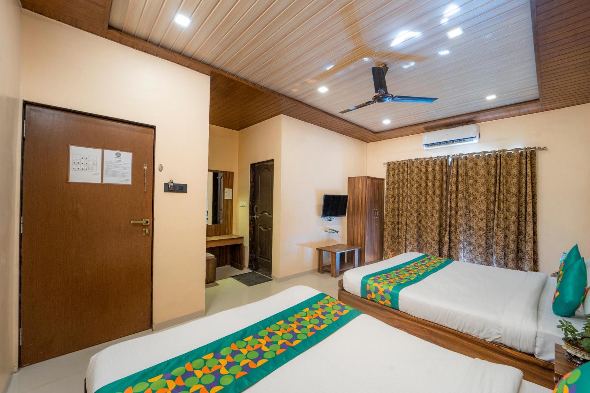 Hotel Treebo Iceberg à Mahābaleshwar Extérieur photo