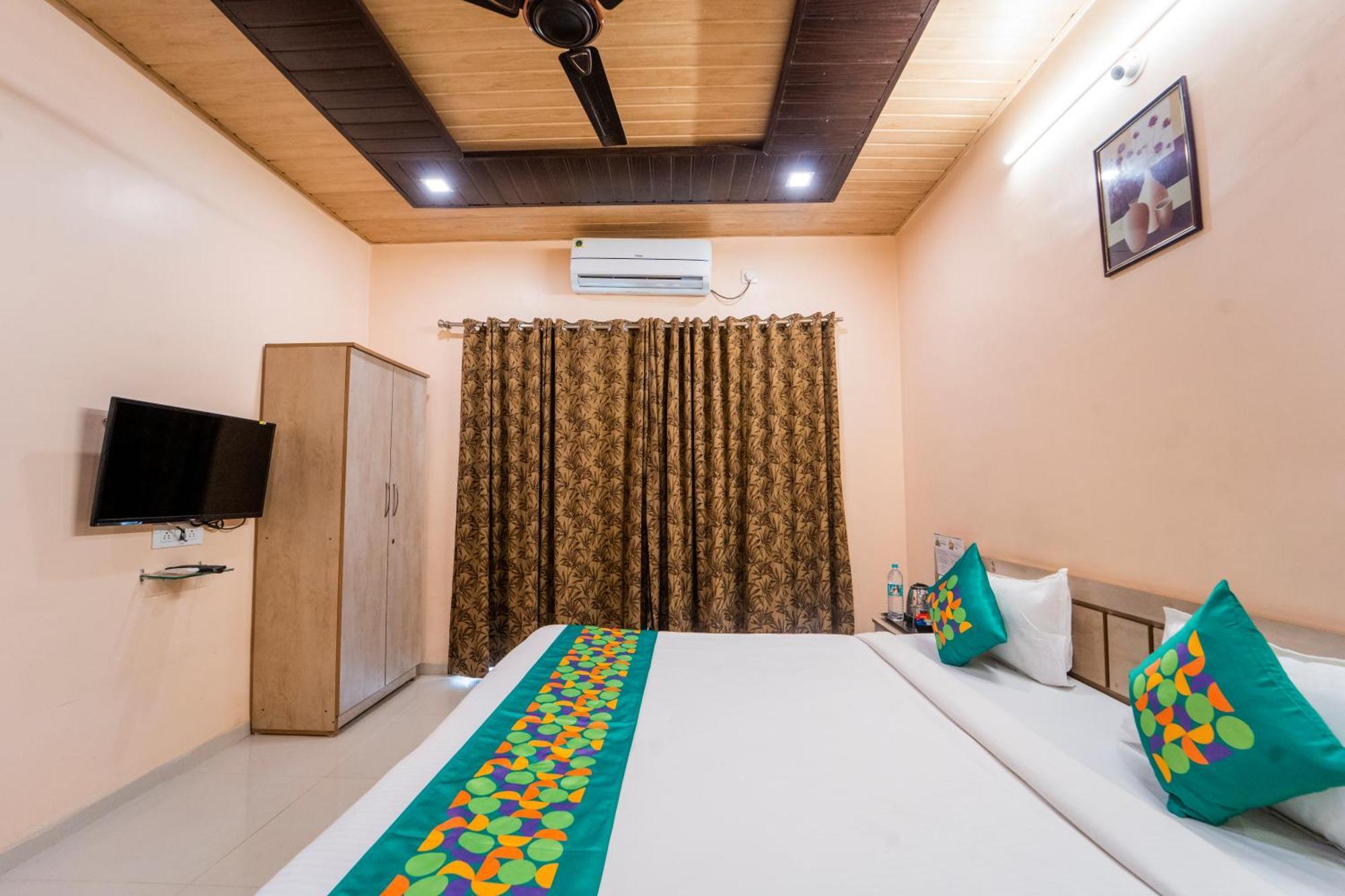 Hotel Treebo Iceberg à Mahābaleshwar Extérieur photo