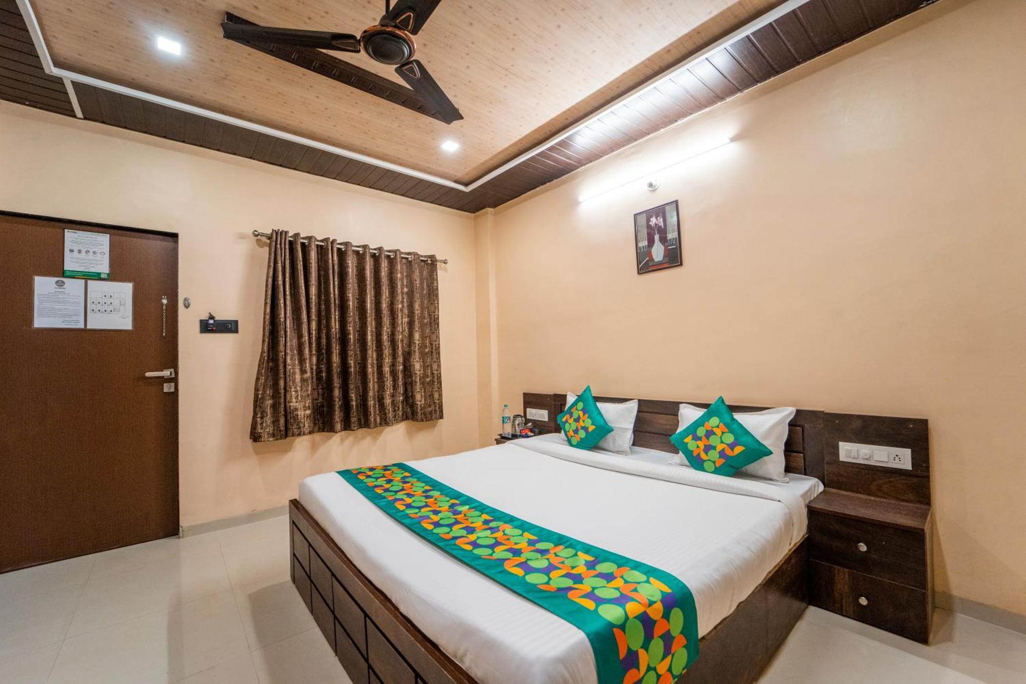 Hotel Treebo Iceberg à Mahābaleshwar Extérieur photo